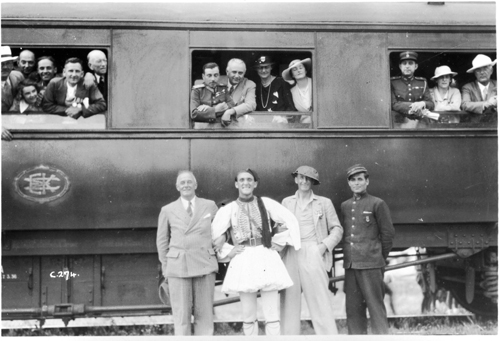 train pose galipoli veterans 1936319